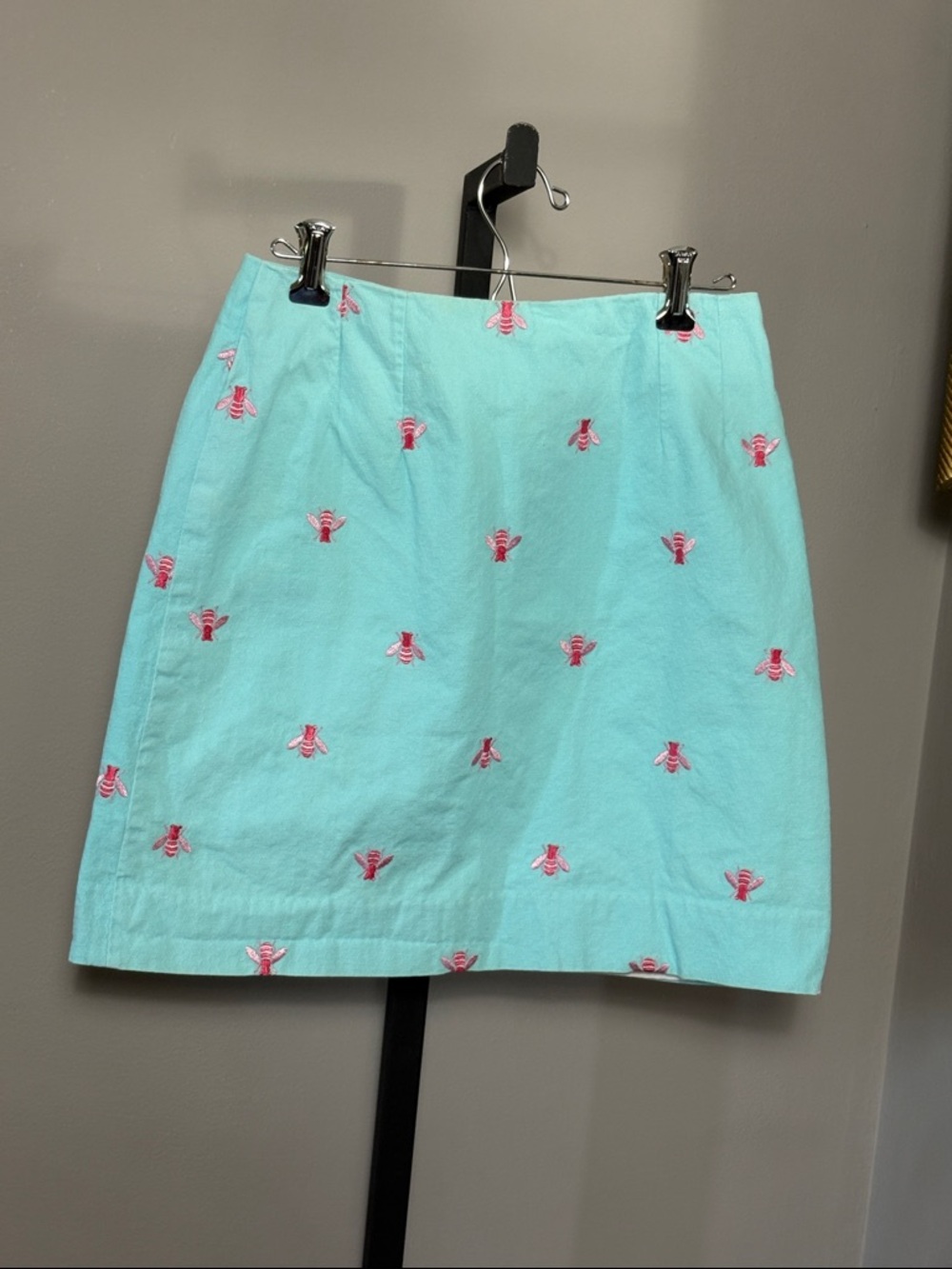 Lilly Pulitzer VINTAGE Size 2 Aqua Mini Skirt with Pink Bee Embroidery